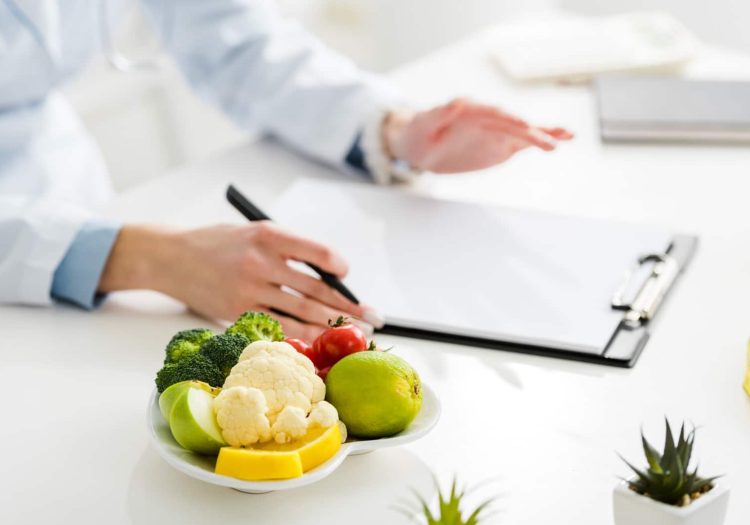 how do i find a certified weight loss consultant in banstead