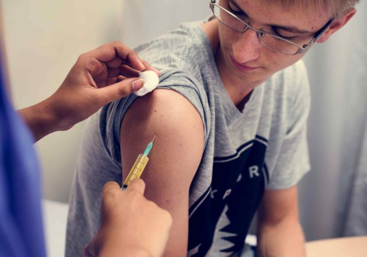 International travel vaccine requirements for meningitis
